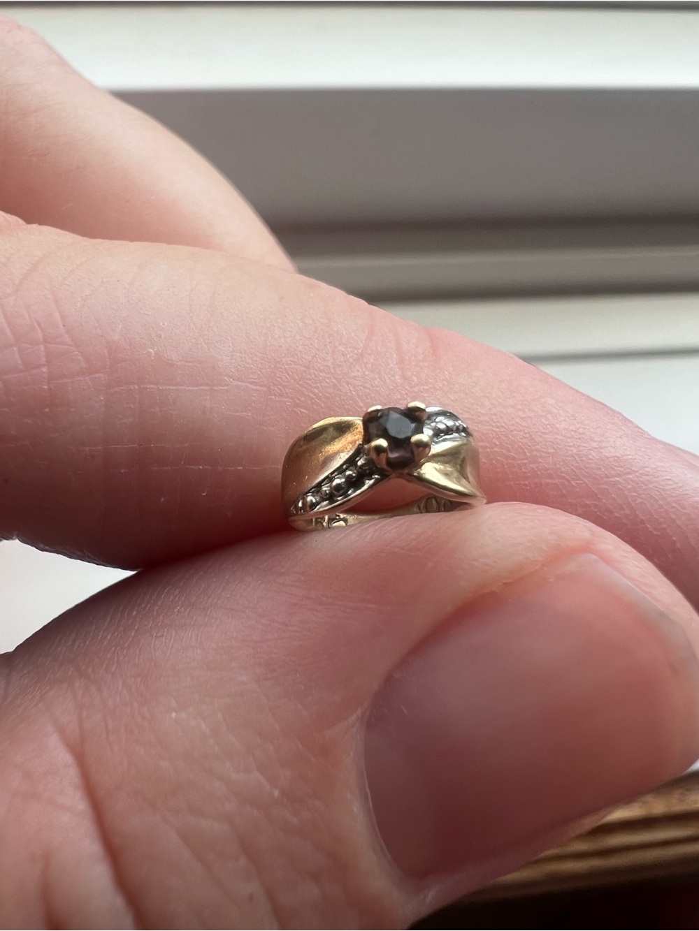 10K yellow gold ring charm